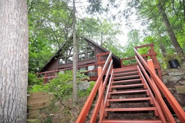 Ev, Birden Çok Yatak (Rosies Creekside Retreat)