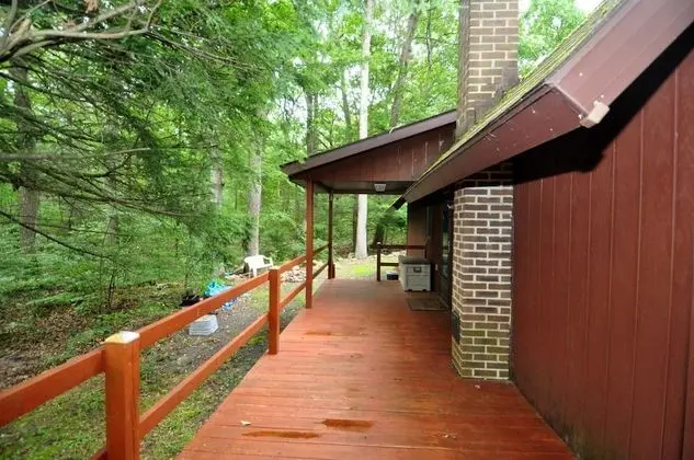 Ev, Birden Çok Yatak (Rosies Creekside Retreat)