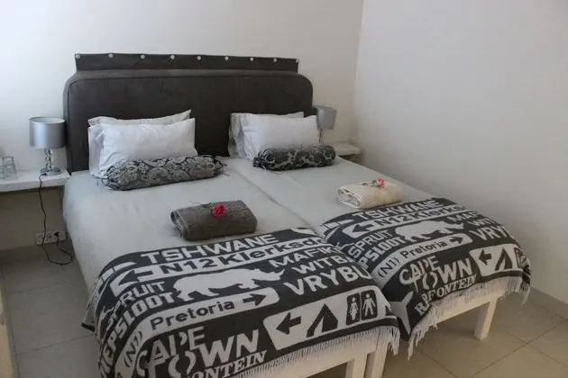 İki Ayrı Yataklı Oda, 1 Yatak Odası