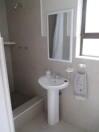 İki Ayrı Yataklı Oda, 1 Yatak Odası