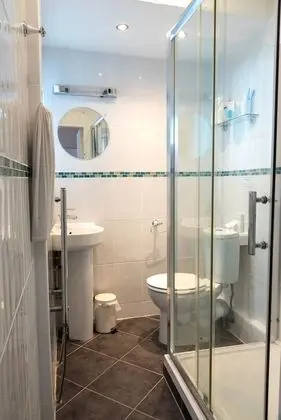 Tek Büyük Yataklı Oda (Large Suite)