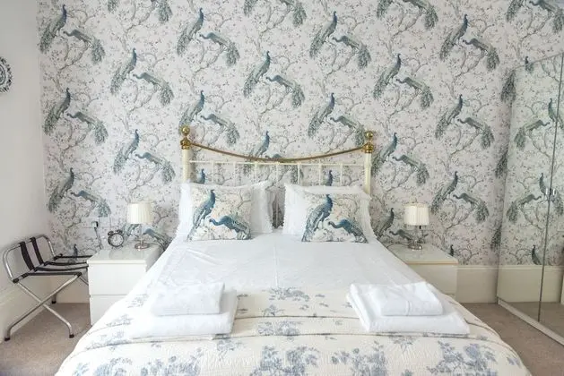 Tek Büyük Yataklı Oda (Large Suite with Wet Room)