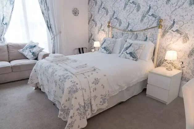 Tek Büyük Yataklı Oda (Large Suite with Wet Room)