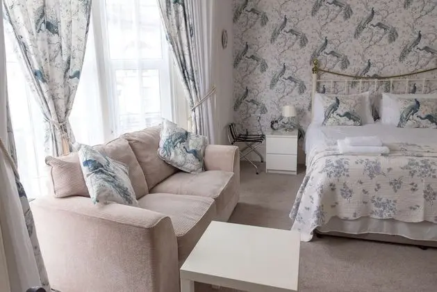 Tek Büyük Yataklı Oda (Large Suite with Wet Room)