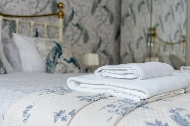 Tek Büyük Yataklı Oda (Large Suite with Wet Room)