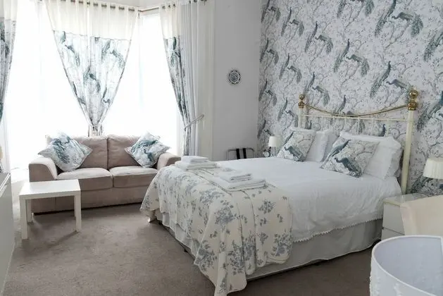 Tek Büyük Yataklı Oda (Large Suite with Wet Room)