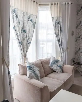 Tek Büyük Yataklı Oda (Large Suite with Wet Room)