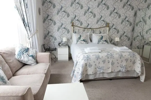 Tek Büyük Yataklı Oda (Large Suite with Wet Room)