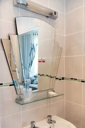 Tek Büyük Yataklı Oda (Large Suite with Wet Room)