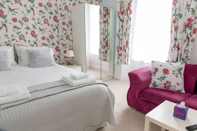 Tek Büyük Yataklı Oda (Standard Suite)