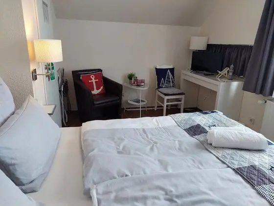 Basic Tek Büyük Yataklı Oda (external bathroom)
