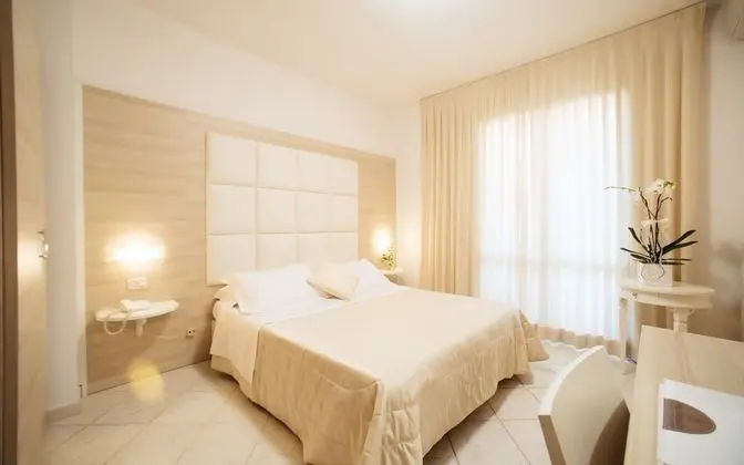 Tek Büyük veya İki Ayrı Yataklı Oda, Balkon