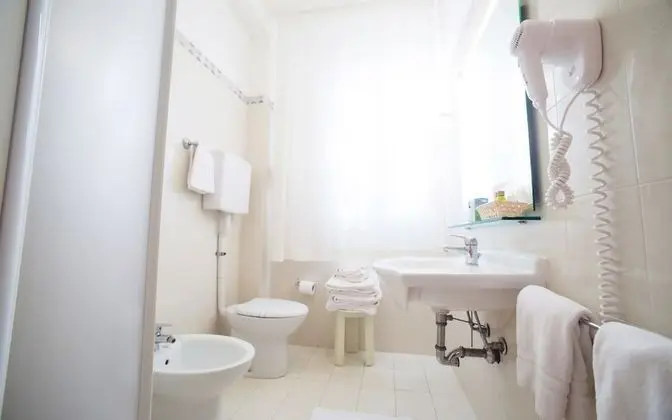 Tek Büyük veya İki Ayrı Yataklı Oda, Balkon