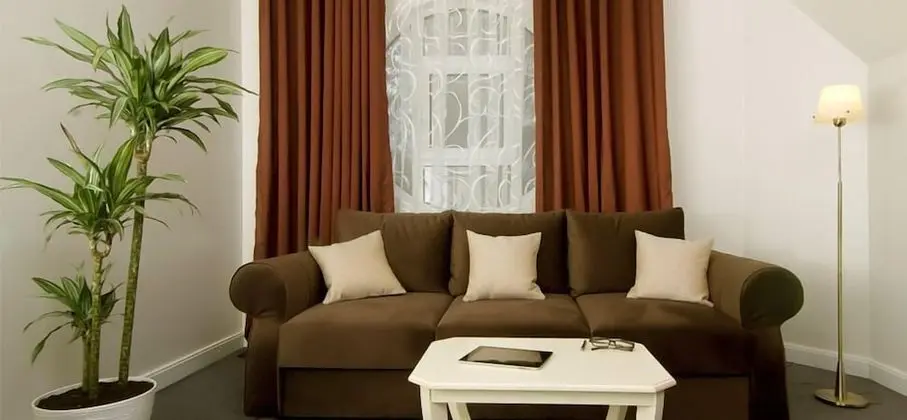 Luxury Oda