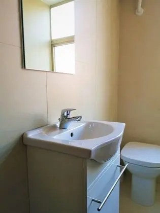 Basic Tek Büyük veya İki Ayrı Yataklı Oda, Ortak Banyo