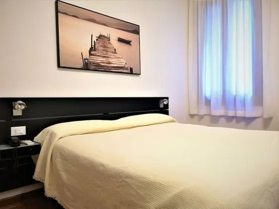 Standard Tek Büyük veya İki Ayrı Yataklı Oda, Banyolu/Duşlu