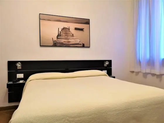 Standard Tek Büyük veya İki Ayrı Yataklı Oda, Banyolu/Duşlu