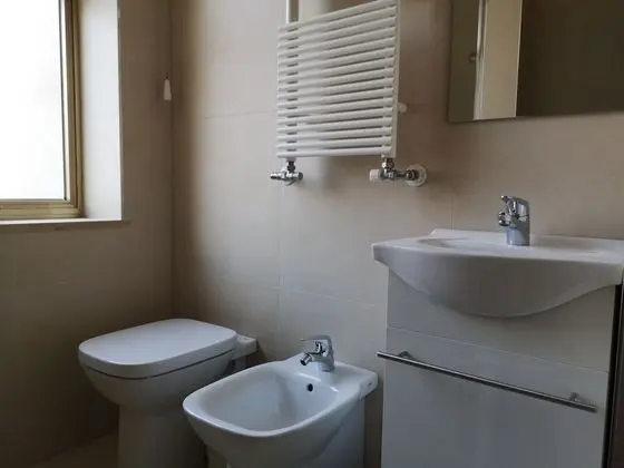 Standard Üç Kişilik Oda, Banyolu/Duşlu