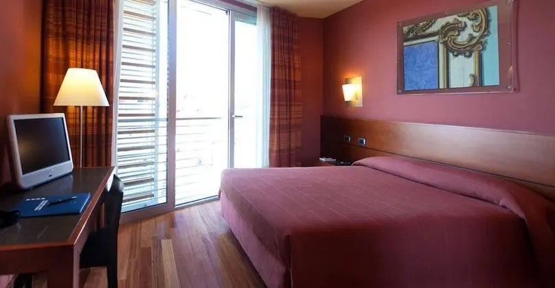 Superior Büyük Yataklı Tek Kişilik Oda