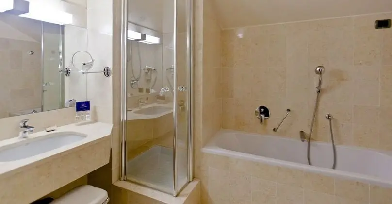 Superior Büyük Yataklı Tek Kişilik Oda