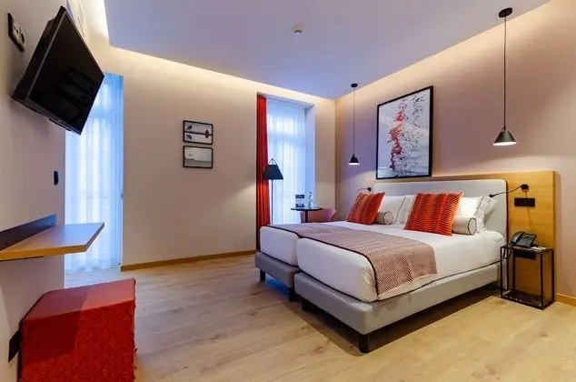 Superior Tek Büyük veya İki Ayrı Yataklı Oda