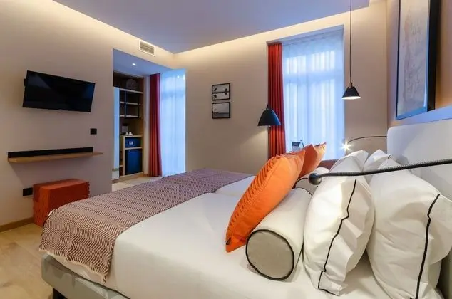 Superior Tek Büyük veya İki Ayrı Yataklı Oda