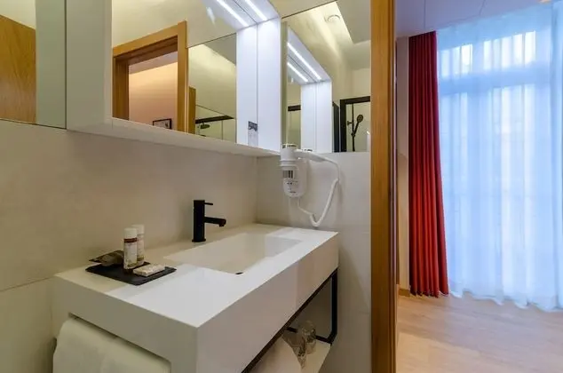 Superior Tek Büyük veya İki Ayrı Yataklı Oda