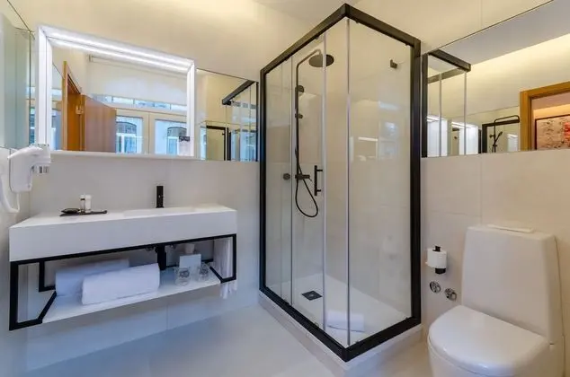 Superior Tek Büyük veya İki Ayrı Yataklı Oda