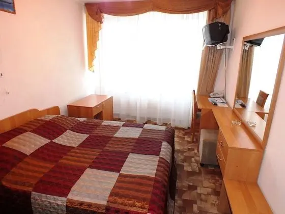 Standard Tek Büyük Yataklı Oda
