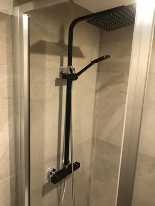 Traditional Tek Büyük Yataklı Oda