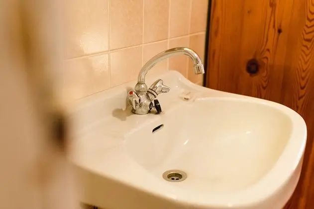 Traditional Tek Büyük Yataklı Oda