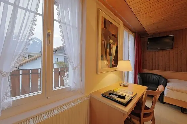 Superior Üç Kişilik Oda, Balkon