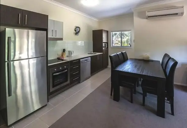 Family Bungalov, 2 Yatak Odası, Mutfak, Bahçeli
