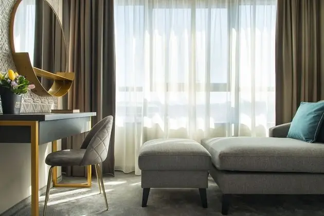 Panoramic One-bedroom Suite High Floor