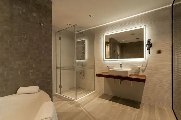One Bedroom Apartment