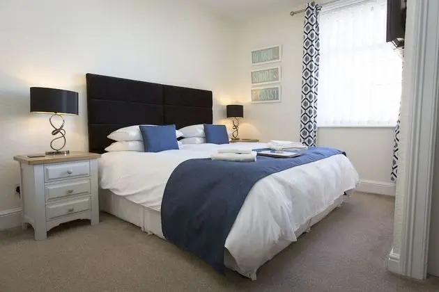 Tek Büyük veya İki Ayrı Yataklı Oda, Banyolu/Duşlu ( Room 2)