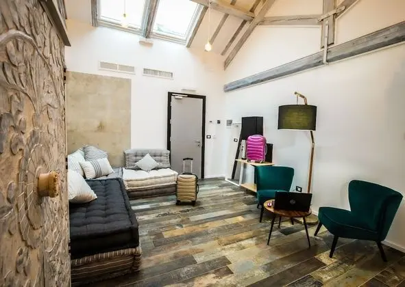 Junior Stüdyo Süit