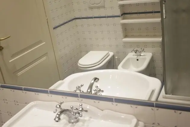 Tek Kişilik Oda, Ortak Banyo