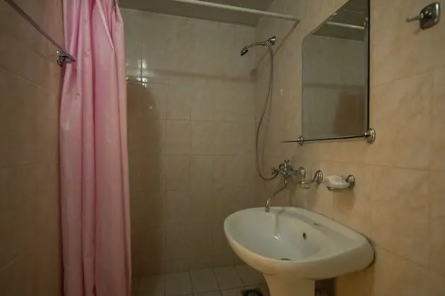 Standard Tek Büyük veya İki Ayrı Yataklı Oda