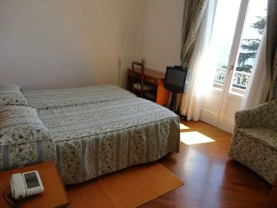 Üç Kişilik Oda