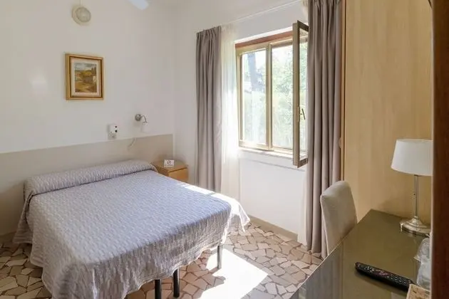Standard Dört Kişilik Oda