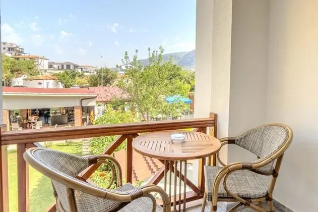 Standart Oda, Kara Manzaralı