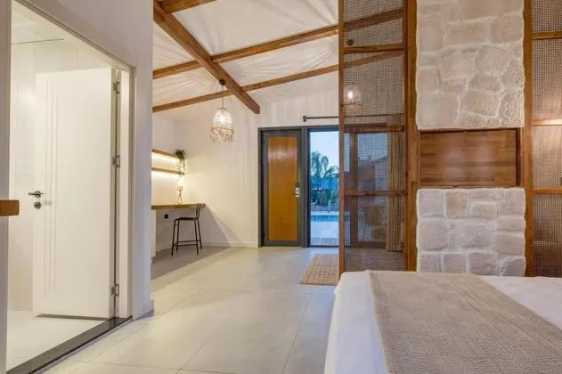 Junior Suite, Havuz Manzaralı