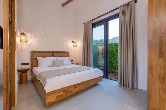 Junior Suite, Havuz Manzaralı