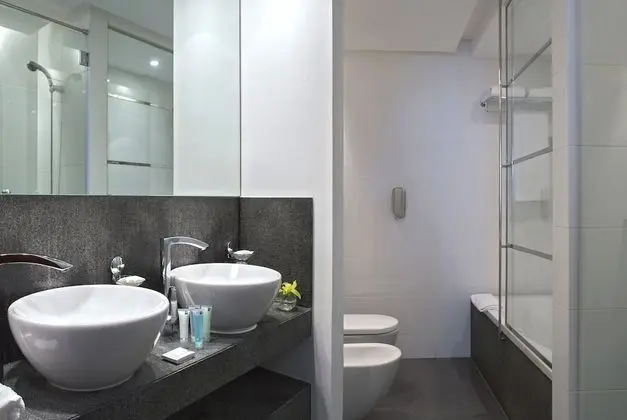 Süit, 1 Yatak Odası (Atrium View King Bed)