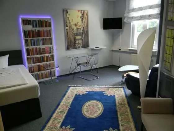 Tek Kişilik Oda, Ortak Banyo (Pension)