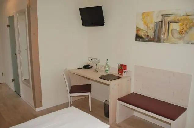 Büyük Yataklı Tek Kişilik Oda (Neues Franken)
