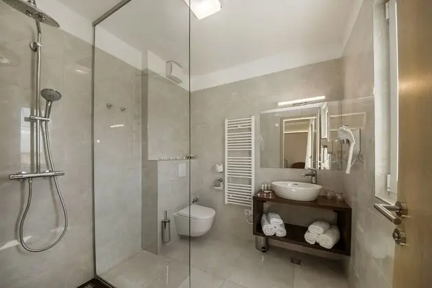 Superior Tek Büyük veya İki Ayrı Yataklı Oda, Ek Bina