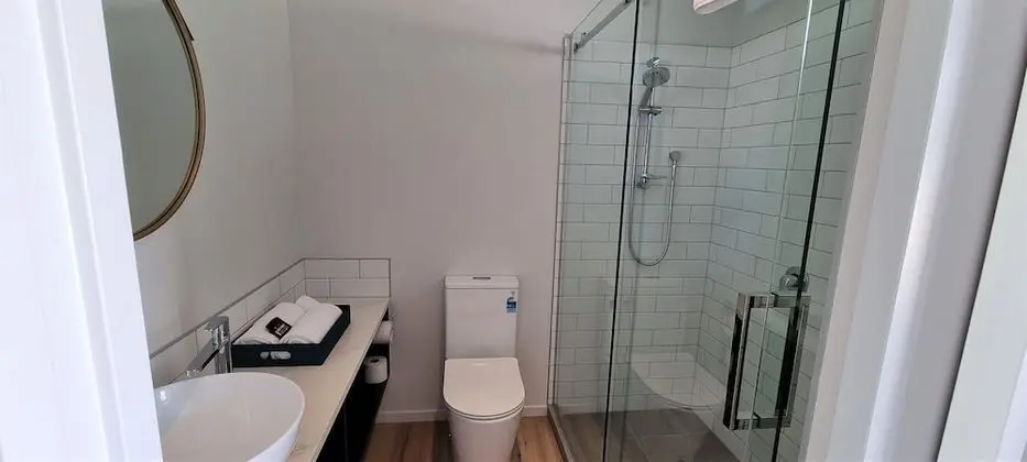 Deluxe Stüdyo, 1 En Büyük (King) Boy Yatak