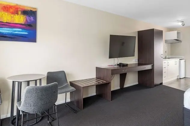 Deluxe Stüdyo, 1 En Büyük (King) Boy Yatak ve Çekyat, Sıcak Su Havuzu